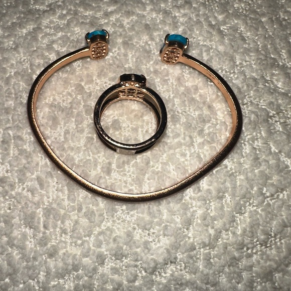 Kendra Scott Turquoise Stone Bracelet and Ring Set - Picture 5 of 5